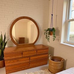 Golden Horizon Mid-Century Dresser & Nightstand Set