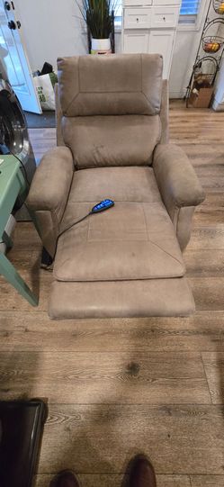 Electric recliner couch