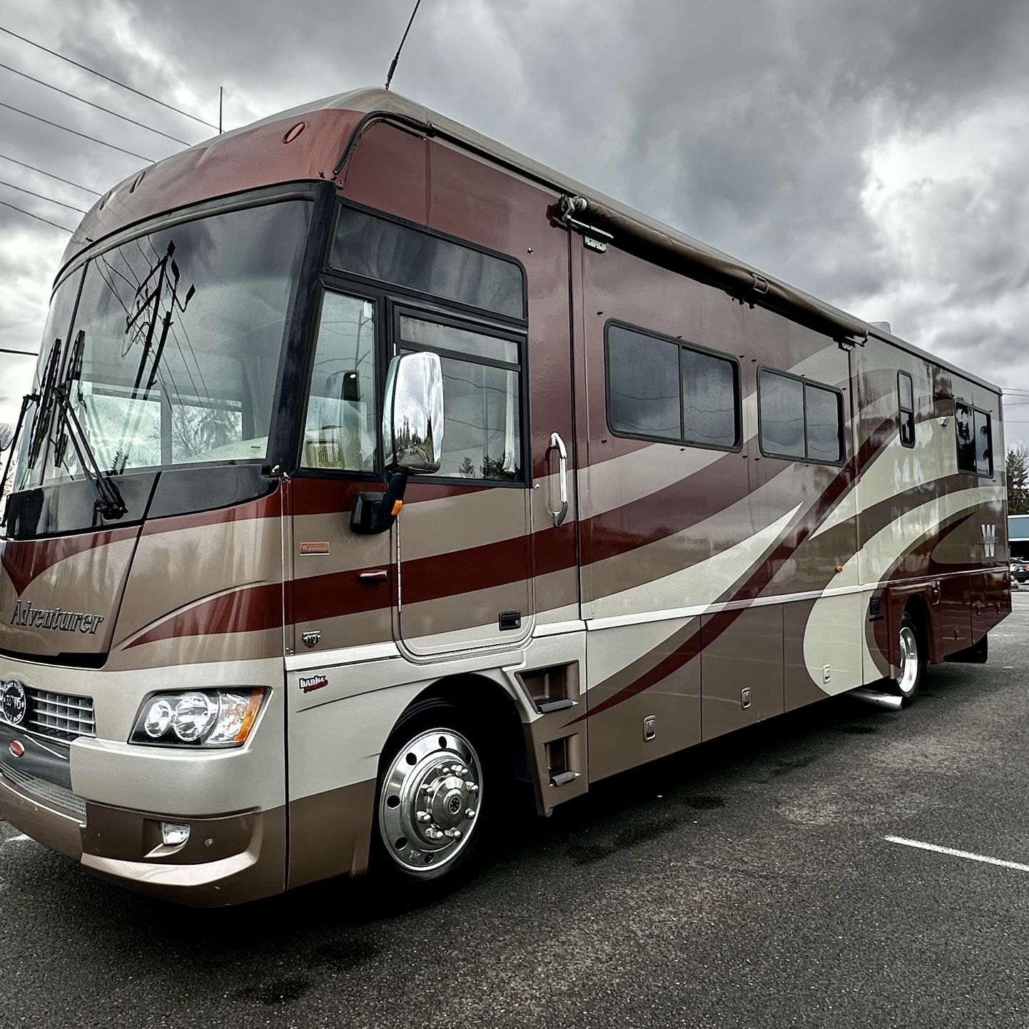 2007 Winnebago Adventurer