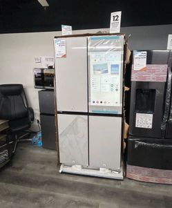 Samsung - Bespoke 29 Cu Ft 4-Door Flex French Door Refrigerator With AI Family Hub In White Glass 😍