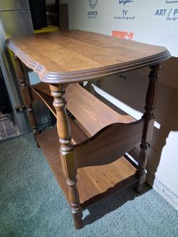 MID CENTURY AMERICAN CLASSICAL MAHOGANY MAGAZINE RACK, SMALL CONSOLE TABLE