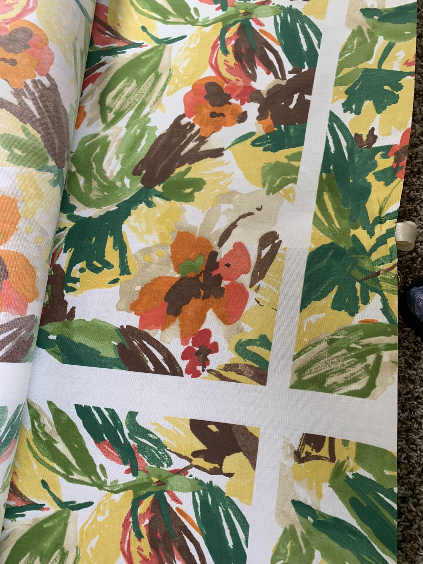 floral outdoor fabric / Tela De Exterior Floral