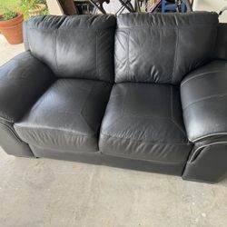 5’ Leather Loveseat 