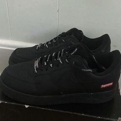 Supreme airforce 1s size 9-10