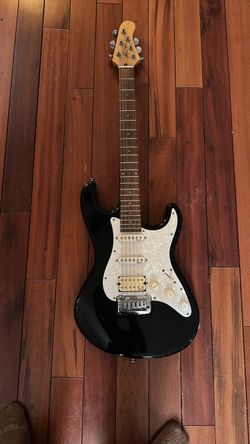 Dean Avalanche Electric Guitar – Like New