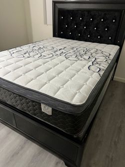 •  Elite Bamboo Luxe Queen 12” pillow top.      New mattress in a plastic sealed.     We offer same day delivery