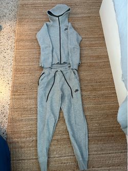 grey nike tech set