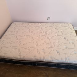 Full size mattress