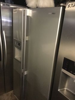 Samsung side by side stainless steel refrigerator/ 90 day warranty/ delivery and installation are available