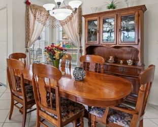 Vintage 6 chair dining with hutch