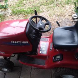 Craftsman Lawn Mowing Tractor