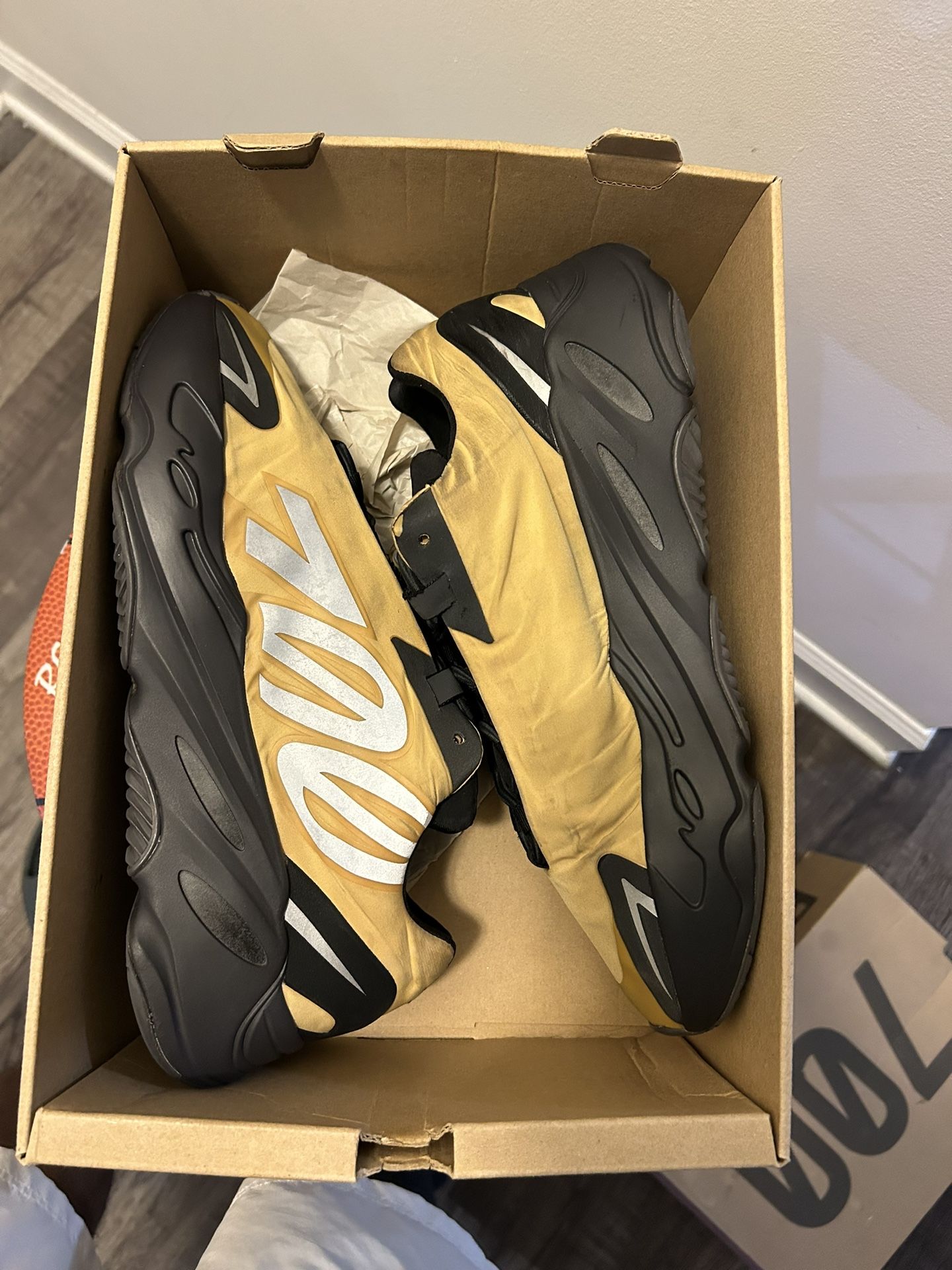 Yeezy 700 Honey Flux