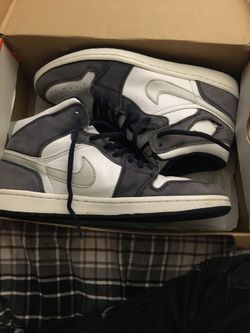 Air Jordan 1 midnight navy blue 2001