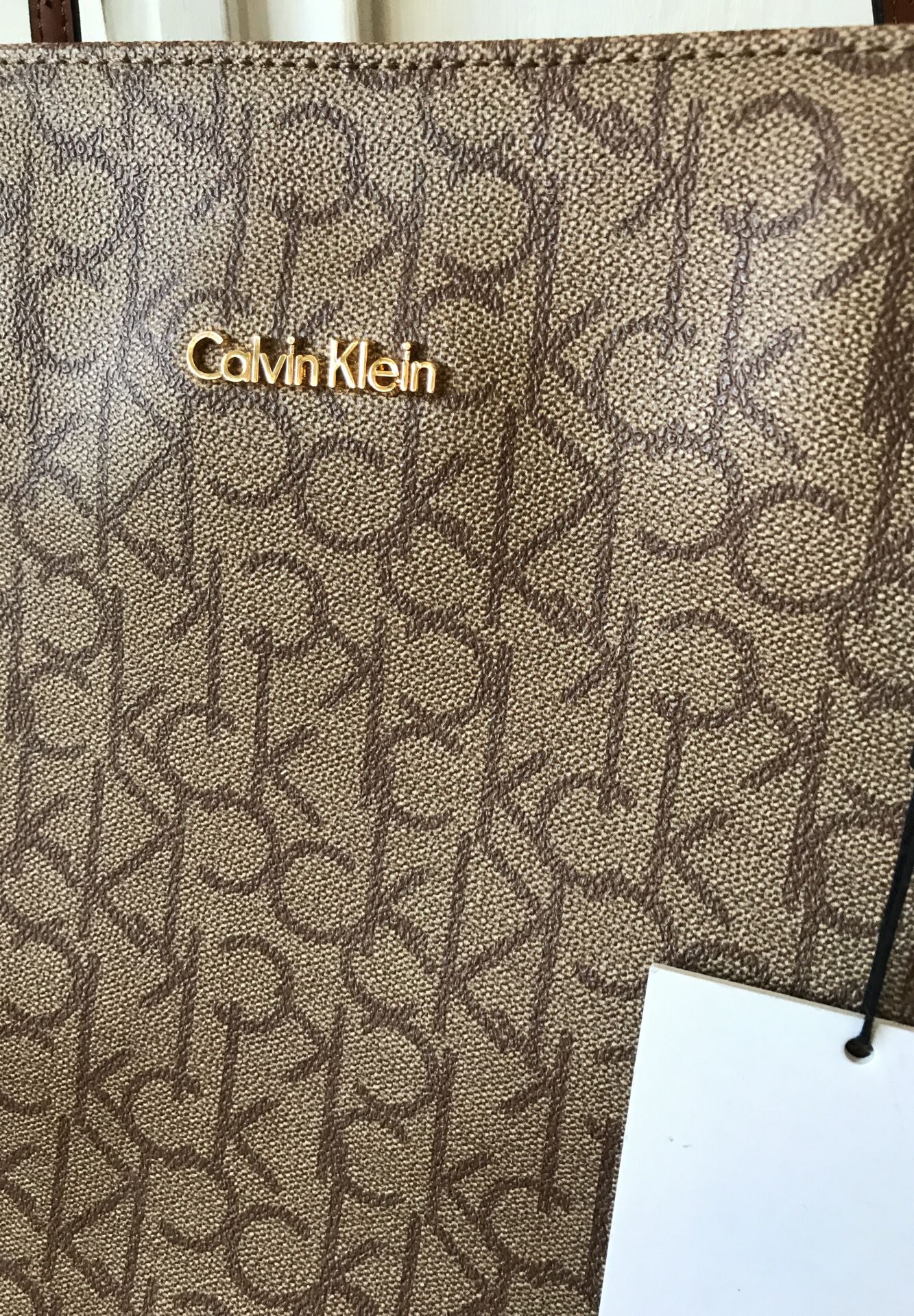 Calvin Klein Hayden Leather Tan Gold Hardware Top Zip Chain Tote LARGE NWT  for Sale in Frankfort, IL - OfferUp