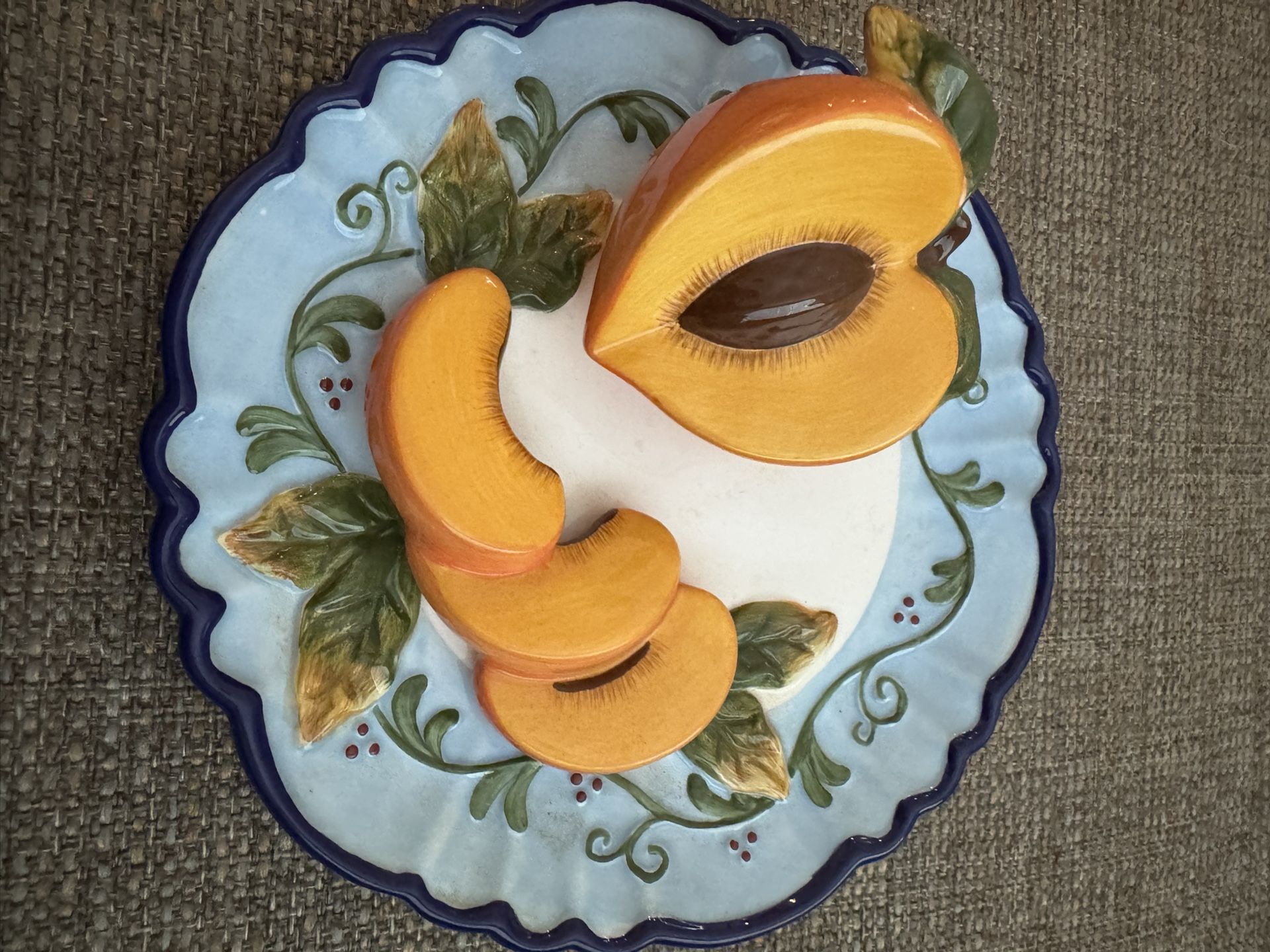 Vintage Style Eyes by Baum Bros Peaches 3D Wall Collector Plate 8”