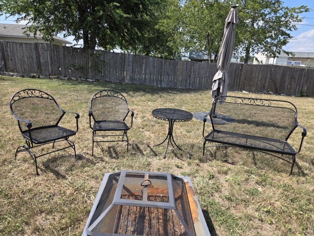 Yard Furniture 