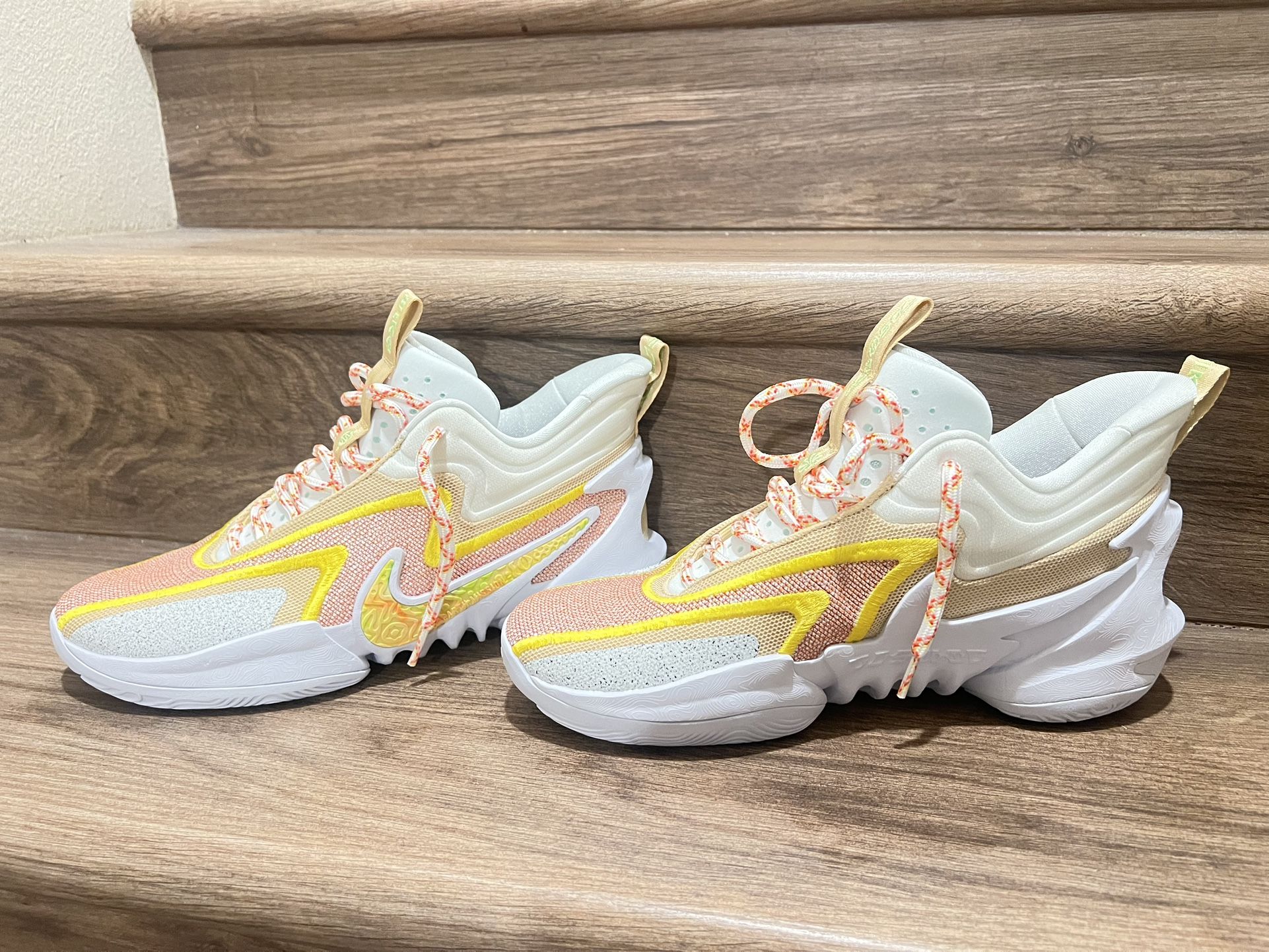 Cosmic Unity 2 ‘Better Us – Off White’ DH1537-101