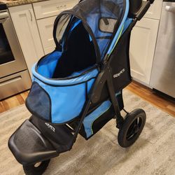 Gen7 Dog Stroller, Used 3 Times, Great Condition