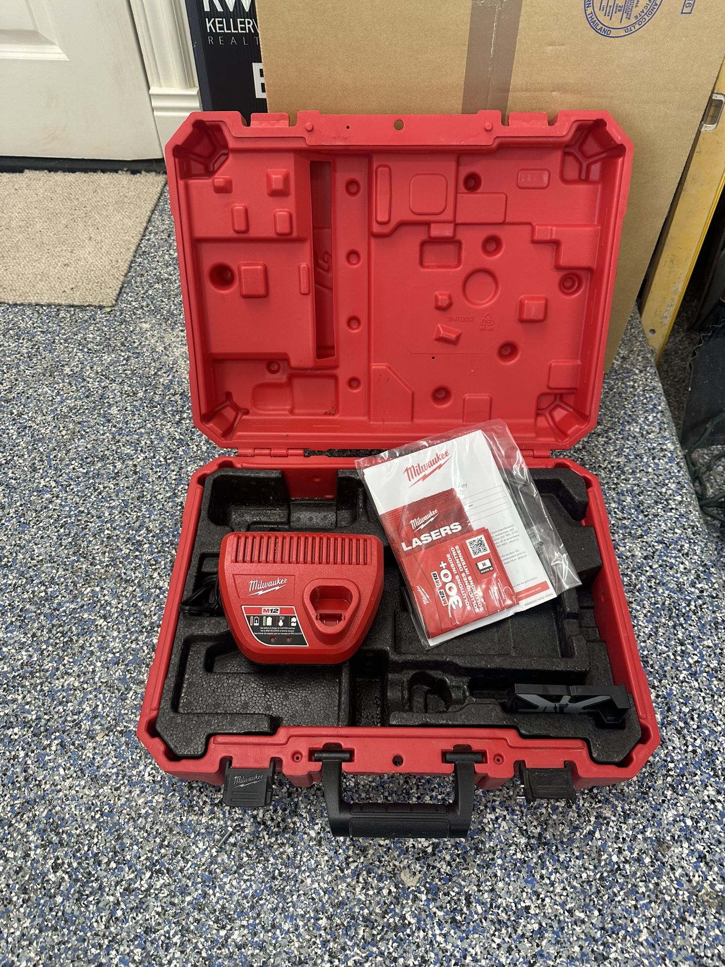 Milwaukee Empty Box (laser) With 12v Charger