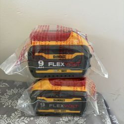 Dewalt Batteries $300 Por Las Dos