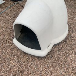 Igloo Dog House