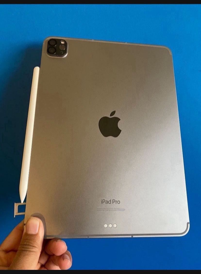 128GB Apple IPad Pro 11” 4th Generation (2022 Model / M2 chip) Wi