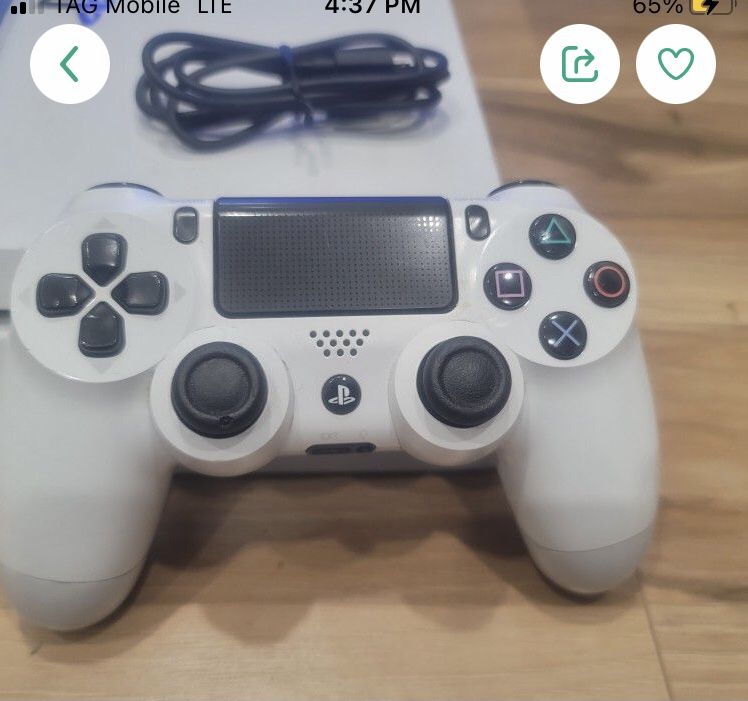 PlayStation 4 Glaciar White Pro Two Contr W/3months Of Online 4 Games