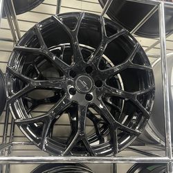 Paquetes de Rines y Llantas! 🛠️ ​Cuerpo: ¿Por qué comprar solo llantas cuando puedes mejorar todo el look? Pregunta por nuestros paquetes combinados.