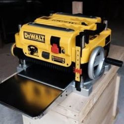 DEWALT DW735X 13" Planer