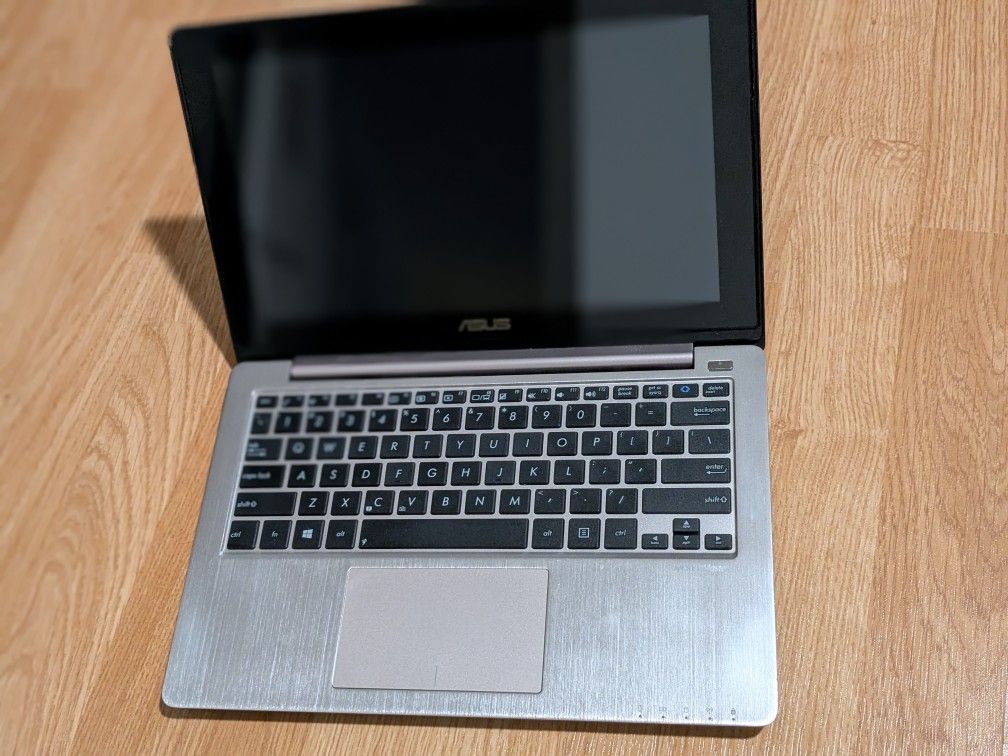 Asus Vivobook Laptop (Touch screen)