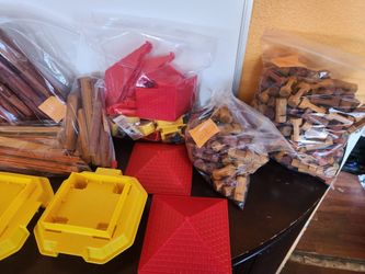 454-Piece Lincoln Logs Building Set Lot – Used