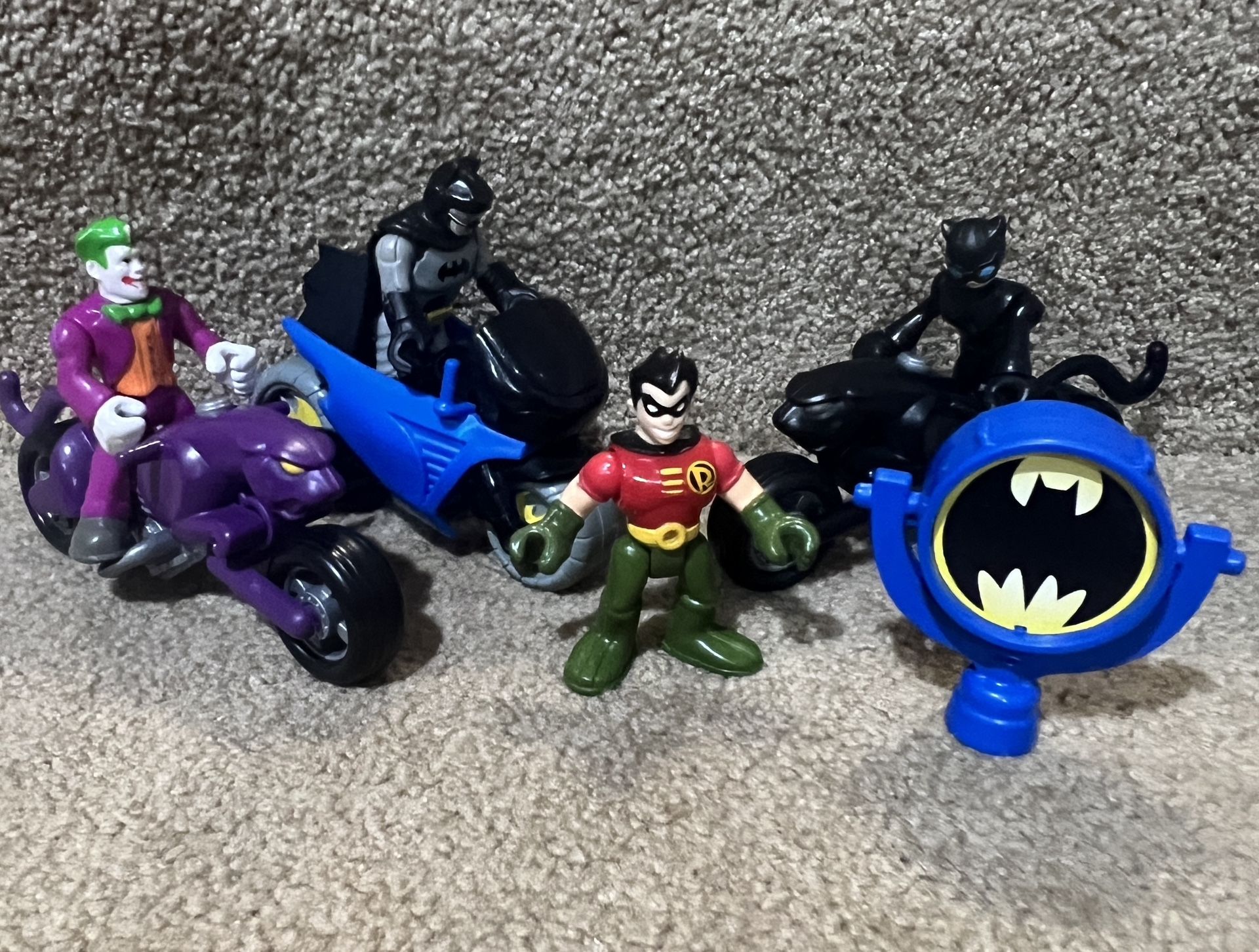 Imaginext lot of 8 Cycles & figures DC Comics Batman Robin Catwoman Joker figure
