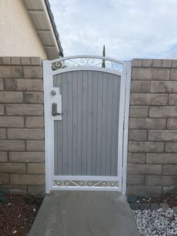 Gate