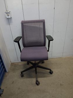 Purple Mesh Back Office Chair with Armrests
