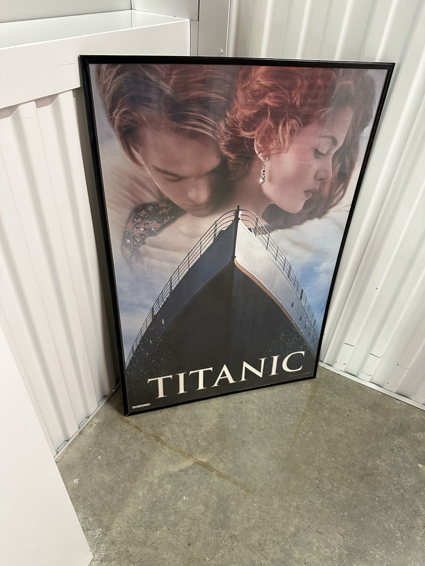 $50 Framed Titanic (1997) Movie Poster - Iconic Leo & Kate Scene