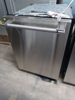 Thermador stainless steel dishwasher with stainless tub - Free delivery