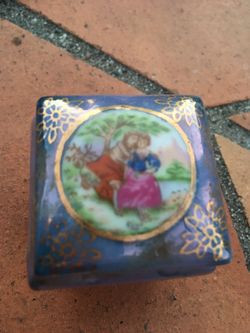 Porcelain box antique