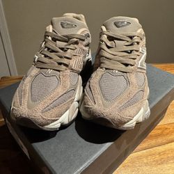 New Balance Mushroom Brown 