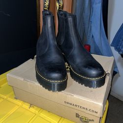 Doc martens deals chelsea sale