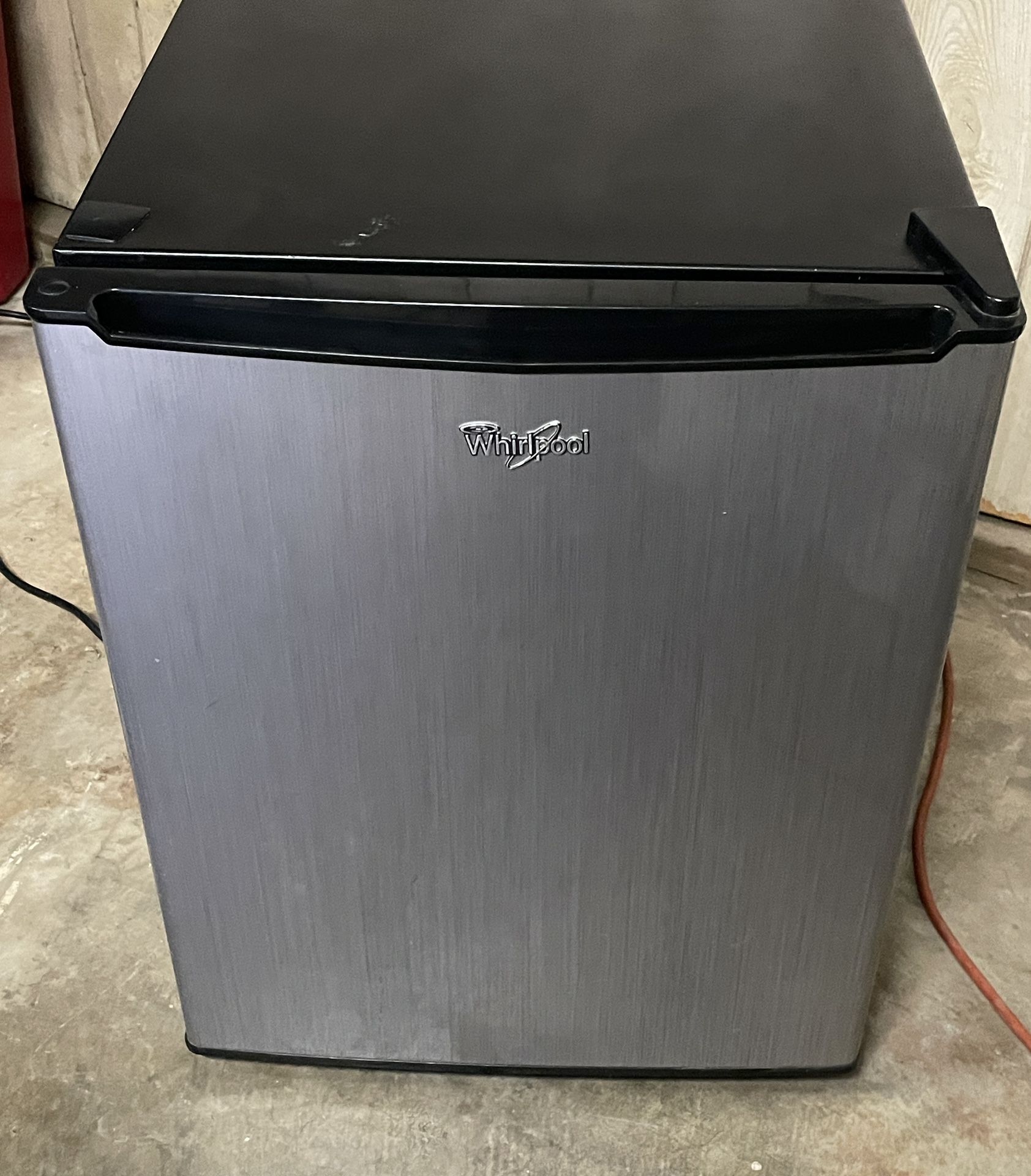 Mini Fridge W Freezer- Whirlpool 