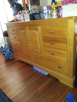 Dresser FREE