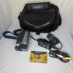 Sony DCR-TRV480 Digital-8 D8 Camcorder W/ Battery Charger Carrying Case & Tape