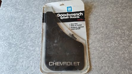 (4) NOS Goodwrench GM Chevrolet Splash Guards
