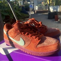 Nike Dunk SB Mystic Red Size 13 