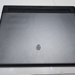Alienware M16 R1 Gaming Laptop – i9 / RTX 4070 / 1TB SSD