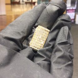 10k Gold Natural Diamond Lock Available In Stock..