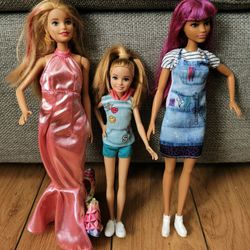 Barbie Dolls. Fontana Pickup.