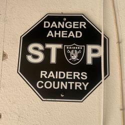 Raider Signs 