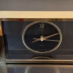 VINTAGE SEIKO GOLD-TONE MANTLE CLOCK - EXCELLENT CONDITION 