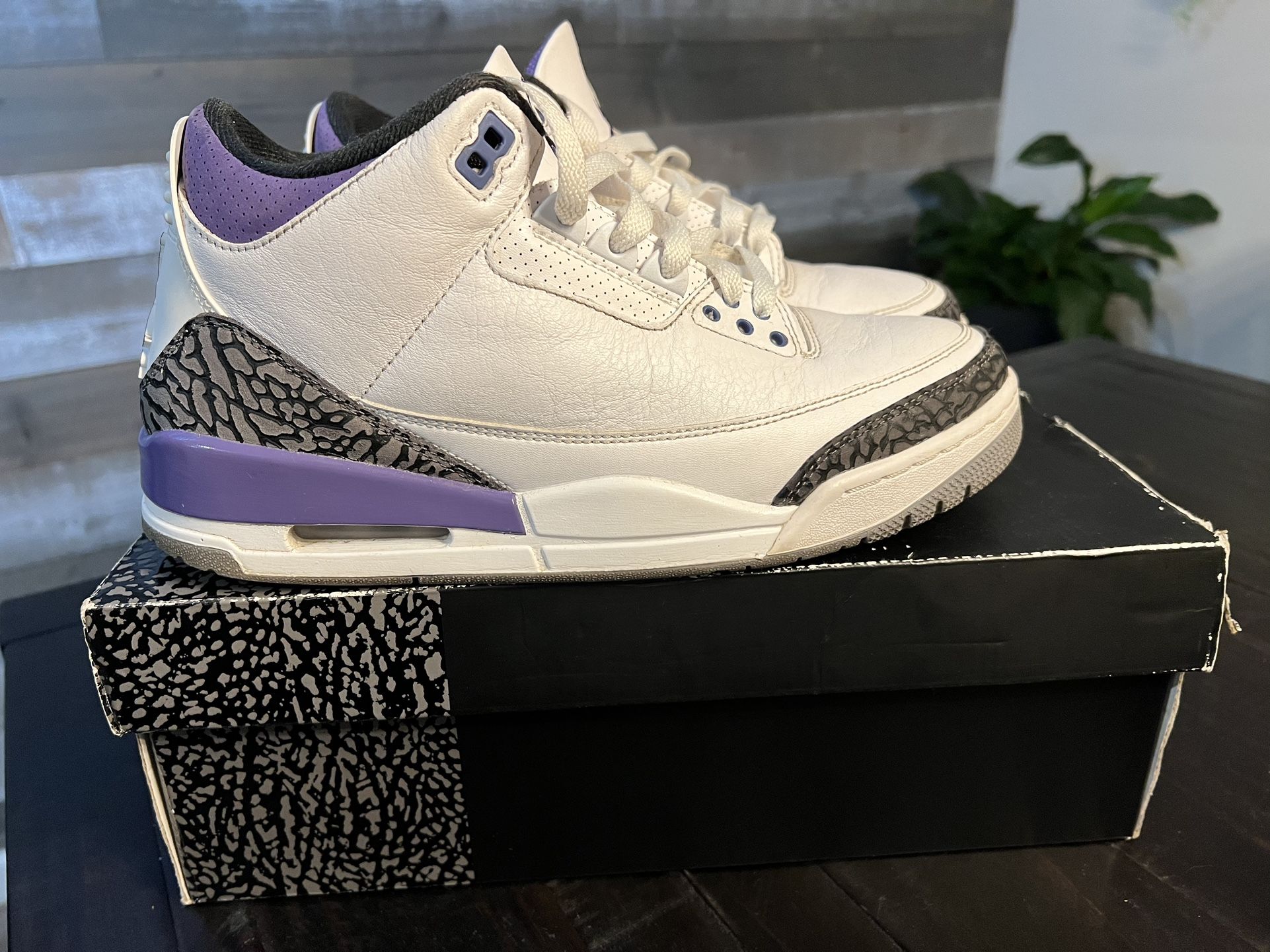 Size 9 - Jordan 3 Retro Mid Dark Iris